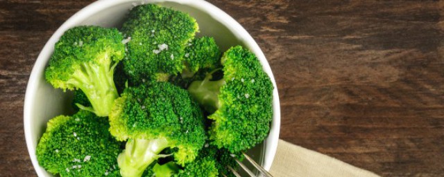 西兰花炒虾仁的做法 西兰花炒虾仁的烹饪技巧