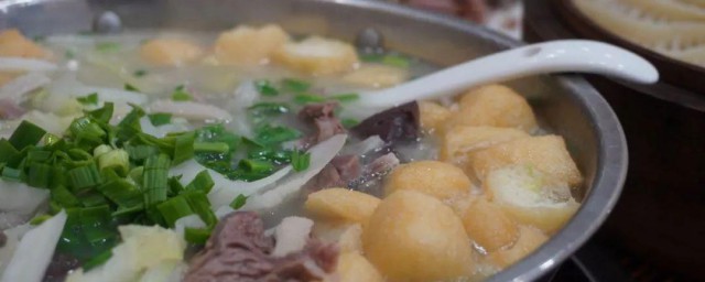 冬天煮羊肉汤锅如何做 冬天煮羊肉汤锅的做法