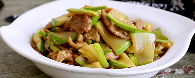 西葫芦片炒肉丝的做法 西葫芦片炒肉丝做法简介