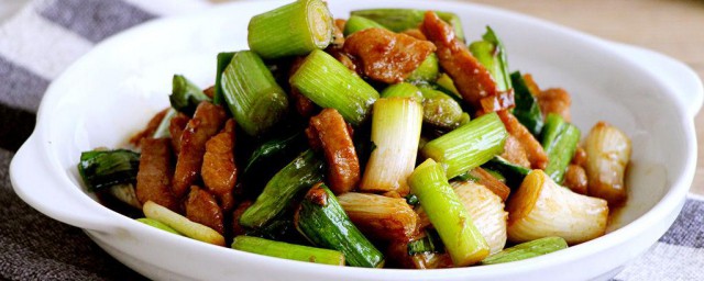 青蒜炒肉的家常做法 青蒜炒肉的做法介绍