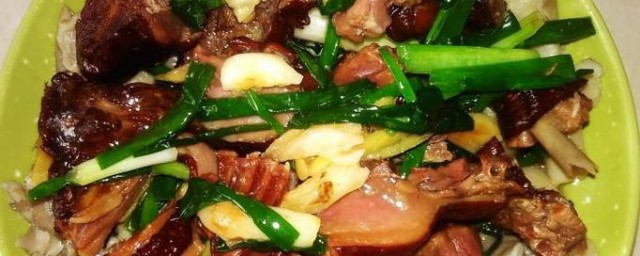 平菇熏鸭的做法? 平菇熏鸭的做法简介