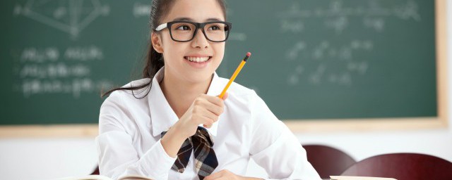 咏柳古诗的诗意 咏柳古诗的译文和原文简介