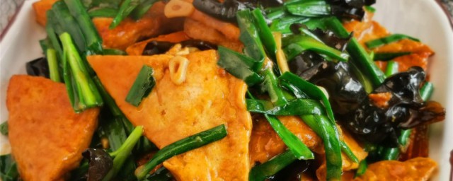 家常木耳炖豆腐 家常木耳炖豆腐的做法次序