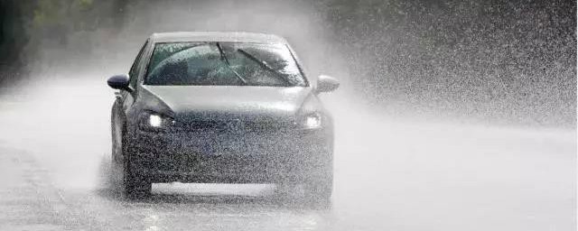 雨天安全行车的注意事项是什么 雨天安全开车有什么注意事项呢