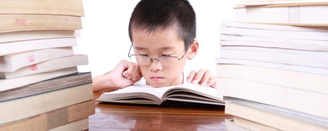 近视戴眼镜好还是不戴好 戴近视镜好不好呢
