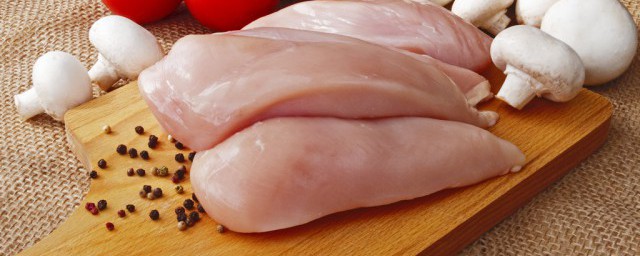 猫咪吃的鸡胸肉怎么做 猫咪吃的鸡胸肉做法介绍