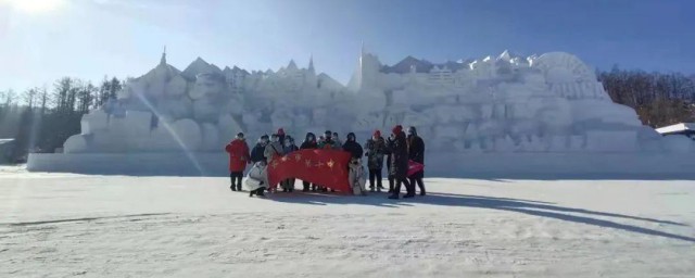 滑雪鞋要刚好还是小一点 滑雪鞋要刚好还是小一点比较好