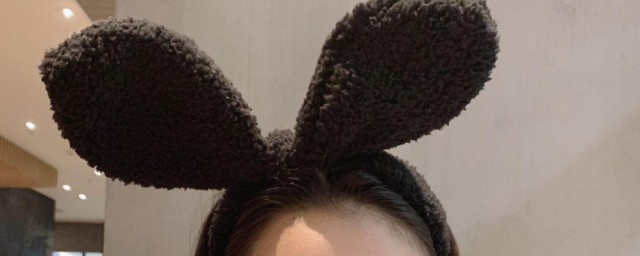 发箍带耳朵前面还是后面 发箍带耳朵怎么带呢