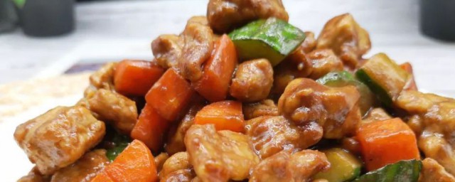 酱爆肉丁的做法 酱爆肉丁的烹饪方式