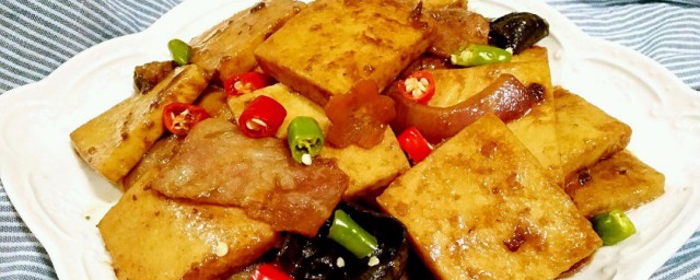 千叶豆腐炒木耳 千叶豆腐炒木耳的做法