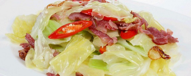 培根炒莲白怎么做 制作培根炒莲白的要领