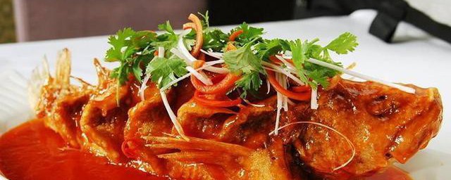 华彩鱼肉怎样做 做华彩鱼肉的次序