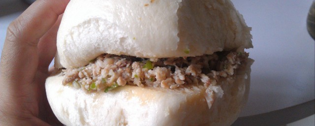馒头夹芝麻肉饼怎样做 做馒头夹芝麻肉饼的详细技巧