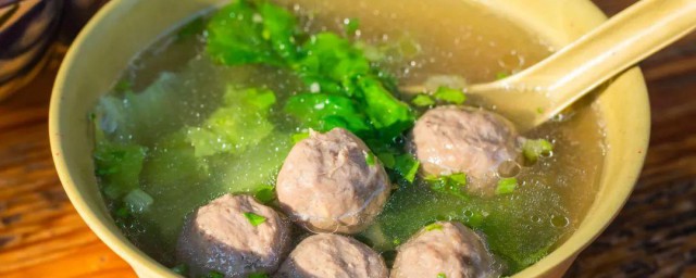 碧绿牛肉丸汤怎样做 碧绿牛肉丸汤做法