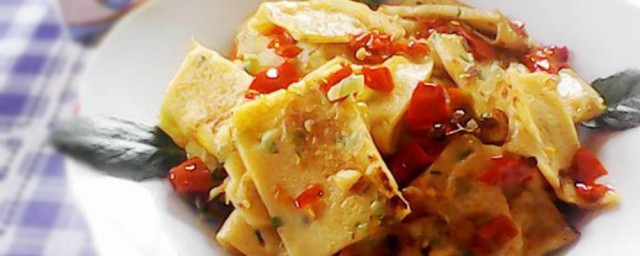 剁椒炒饼怎样做 剁椒炒饼的简单做法