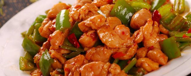 青椒炒鸡丁的做法 怎么做青椒炒鸡丁