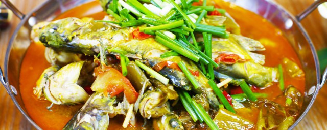 黄骨鱼炖海鲜菇怎样做 黄骨鱼炖海鲜菇做法