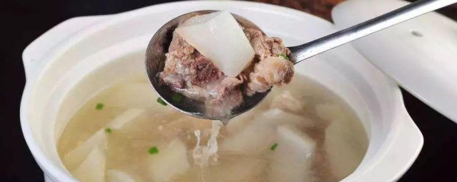 秋冬润肺排骨炖白萝卜怎样做 制作排骨炖白萝卜的技巧
