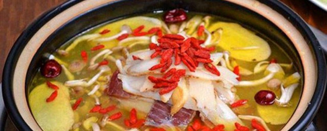 西芹火锅清汤面条怎样做 西芹火锅清汤面条做法