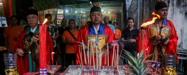 2021年大年初七黄历宜祭祀吗 可以上坟祭拜祖先吗