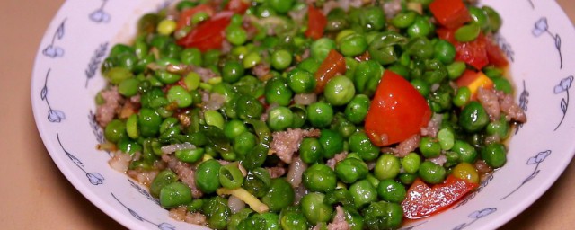 豌豆炒五香牛肉粒怎样做 豌豆炒五香牛肉粒的地道做法