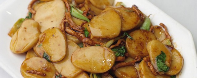 肉丝青椒炒年糕如何做 如何做肉丝青椒炒年糕