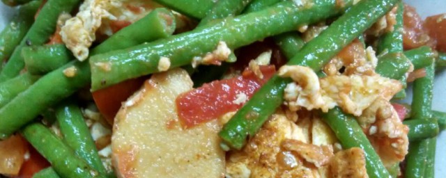 番茄青豆角炖鸡肉怎样做 番茄青豆角炖鸡肉的简易做法
