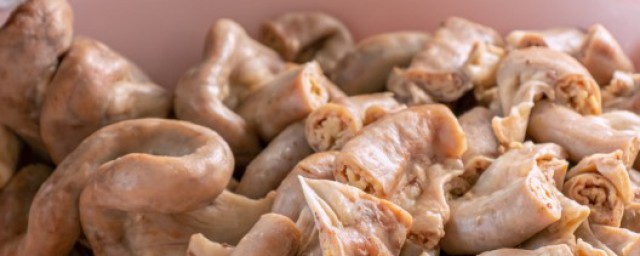 咸菜炒猪大肠如何做 咸菜炒猪大肠的烹饪要领