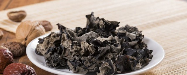 凉拌蒜香老醋黑木耳怎样做 凉拌蒜香老醋黑木耳的烹饪技巧