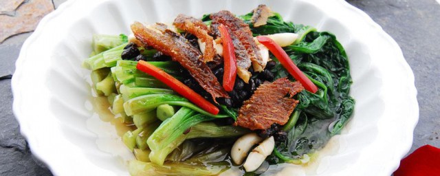 豆豉群带菜色拉怎么做 自制豆豉群带菜色拉的方式