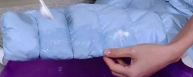 洗完羽绒服白印如何办 洗完羽绒服有白印解决办法介绍
