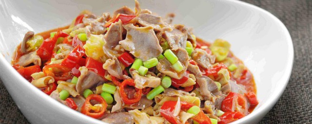酸辣鸡杂怎样做好吃 制作酸辣鸡杂的技巧