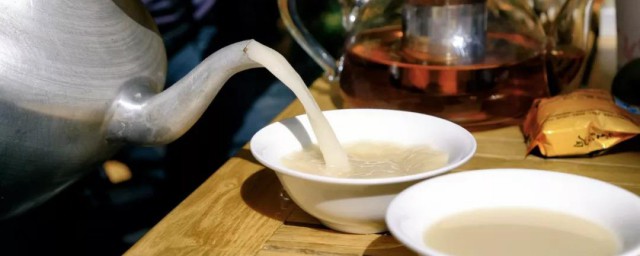 酥油茶怎样做出来的 酥油茶的制作次序