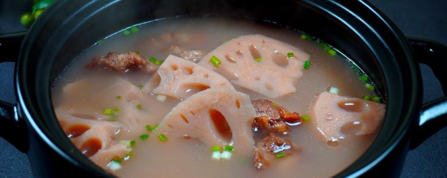 莲藕腊排骨汤怎样做 制作莲藕腊排骨汤的技巧