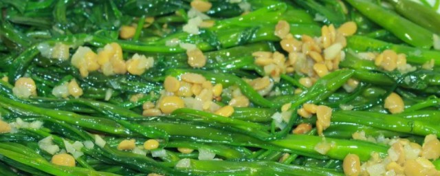 豆酱蒜蓉炒空心菜怎样做 豆酱蒜蓉炒空心菜的做法