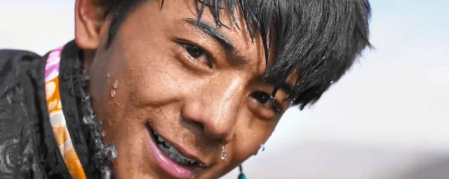 眼神不够纯真什么意思 眼神不够纯真梗的来源