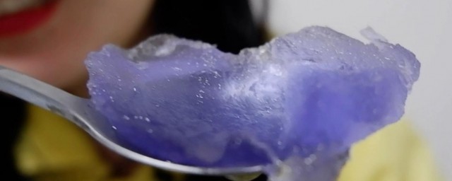 矿泉水怎样冻海绵冰 冰冻的矿泉水为何有白色沉淀