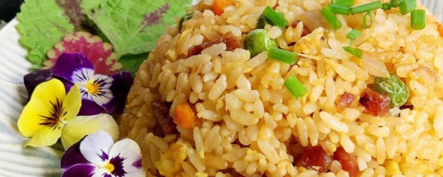 腊肠酱油炒饭怎样做 怎样做腊肠酱油炒饭