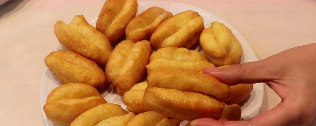 奶香小油条的做法 奶香小油条的做法分享