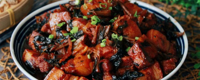 梅干菜扣鸡怎样做 制作梅干菜扣鸡的技巧