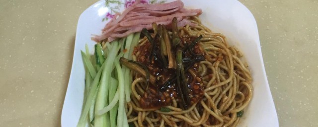 栗子酱凉面怎样做 栗子酱凉面做法
