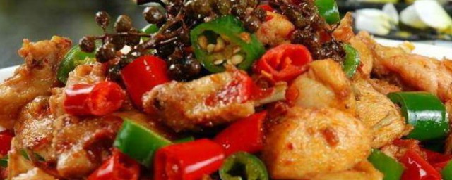 爆炒活鸡做法 爆炒活鸡的烹饪技巧