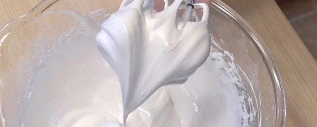 用蛋清要怎样做奶油 鸡蛋清做的奶油能直接吃吗