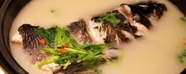 香菜鱼头汤怎样做 香菜鱼头汤做法