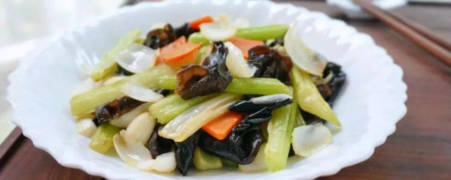 芹菜木耳滑虾仁如何做 芹菜木耳滑虾仁的做法