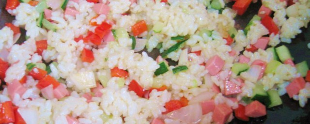 火腿蛋炒饭怎样炒好吃 火腿蛋炒饭好吃的做法