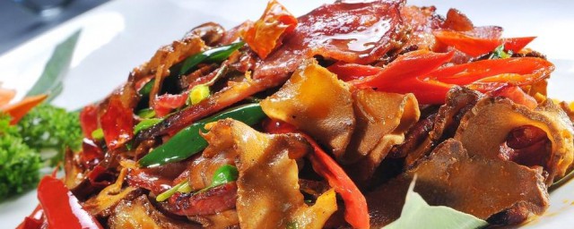 百灵菇炒猪肉卷怎样做 制作百灵菇炒猪肉卷的技巧
