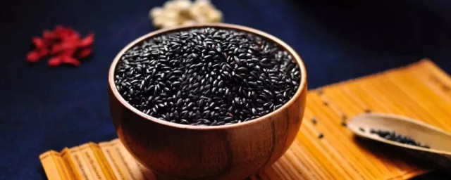 黑芝麻黑豆黑米的功效与作用及食用方法 黑芝麻黑豆黑米好处介绍
