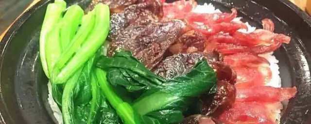 腊肠排骨双拼煲仔饭的做法 腊肠排骨双拼煲仔饭的做法详解