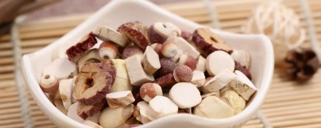 芡实莲子的功效与作用 芡实莲子对人体的好处
